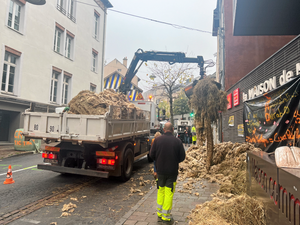 Colère des agriculteurs à Rodez : coups de balai après l'opération coup de poing de la Coordination rurale