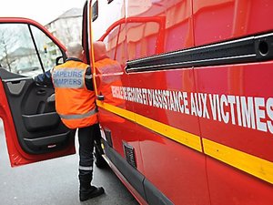 La voiture sort de la route en Aveyron et finit en contrebas de la chaussée dans un fossé