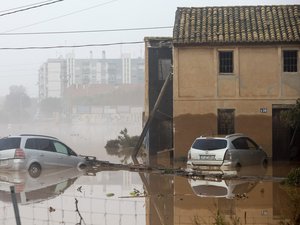 Inondations en Espagne : au moins 64 morts, épisode non terminé, soutien de l'Europe... le point à la mi-journée