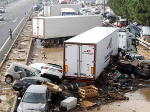 Inondations meurtrières en Espagne : plus de 90 morts et de nombreux disparus, l'Andalousie en vigilance rouge, les terribles images des intempéries