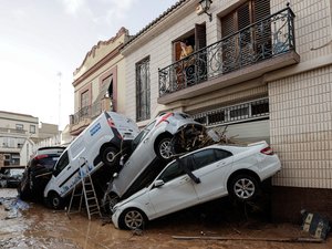 Inondations meurtrières en Espagne : le pilote Marc Marquez appelle à donner la priorité aux victimes plutôt qu'au circuit du MotoGP