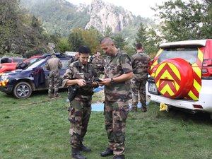 Il se perd en forêt en partant ramasser des champignons : l'homme est retrouvé en vie 48 heures plus tard, blotti contre son chien qui le protégeait du froid