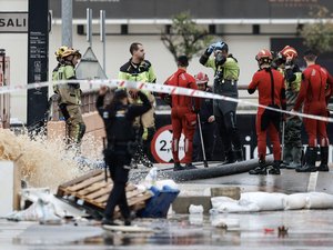 Inondations meurtrières en Espagne : au moins 217 morts, navire de guerre sur place, appel à manifester... Le point sur les pires inondations en Europe depuis 50 ans