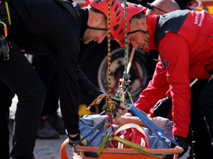 Pourquoi les pompiers spécialistes du secours en milieu périlleux sont intervenus dans une benne à ordures