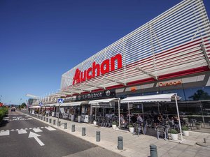 Auchan : plus de 2 000 postes vont être supprimés et dix magasins vont fermer, quelles sont les villes concernées ?