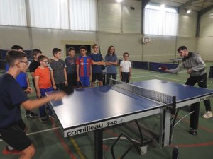 Tennis de table : Rémi Babec, coach itinérant à la table des petits et des grands en Aveyron