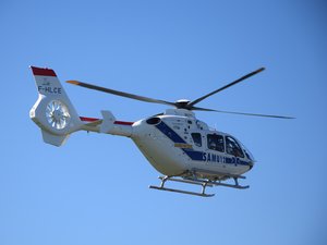 Une femme de 70 ans héliportée en urgence absolue après une sortie de route à Salles-Curan