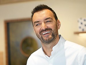 Partenariat avec Louis Vuitton, restaurant à Dubaï... Le chef aveyronnais Cyril Lignac continue de s'exporter à l'international