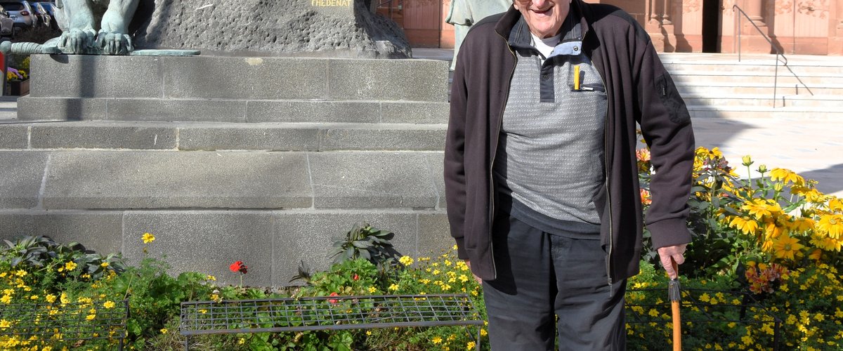 Commémoration du 11-Novembre : dans cette commune de l’Aveyron, Raymond Amat entretient le devoir de mémoire