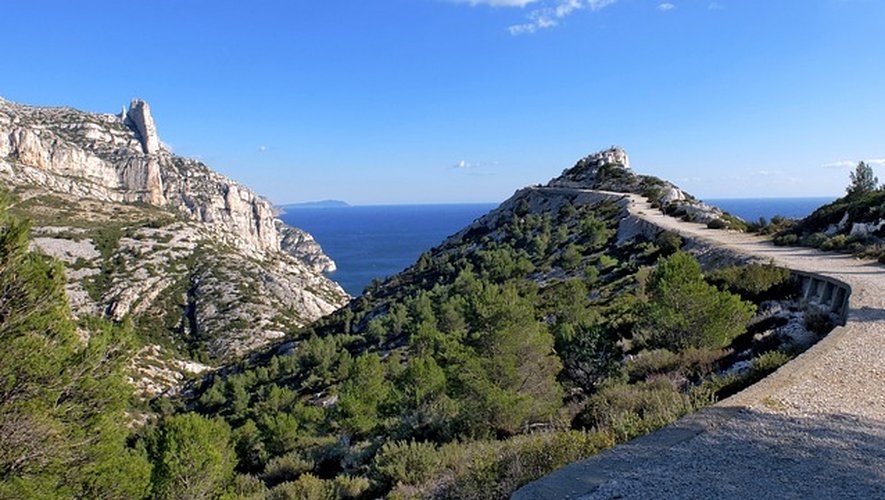 Les cris finissent par donner l’alerte : un homme interpellé en flagrant délit de viol dans les calanques à Marseille