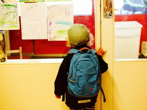 Plusieurs enfants et passants percutés par un automobiliste devant une école, en Chine