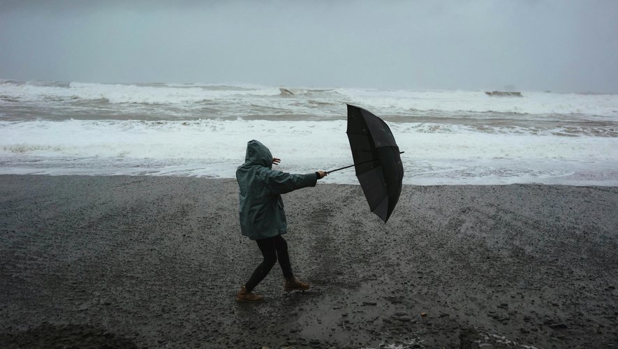 CARTE. Vent, pluie, crues… Météo France place deux départements en vigilance orange, 35 autres en jaune ce mercredi