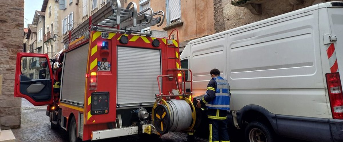 Les pompiers de Villefranche-de-Rouergue s'invitent dans la cuisine pour maîtriser un début d'incendie