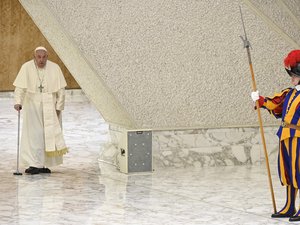 Pour quelles raisons le pape François se rendra-t-il en Corse le 15 décembre et non à la réouverture de la cathédrale Notre-Dame de Paris ?