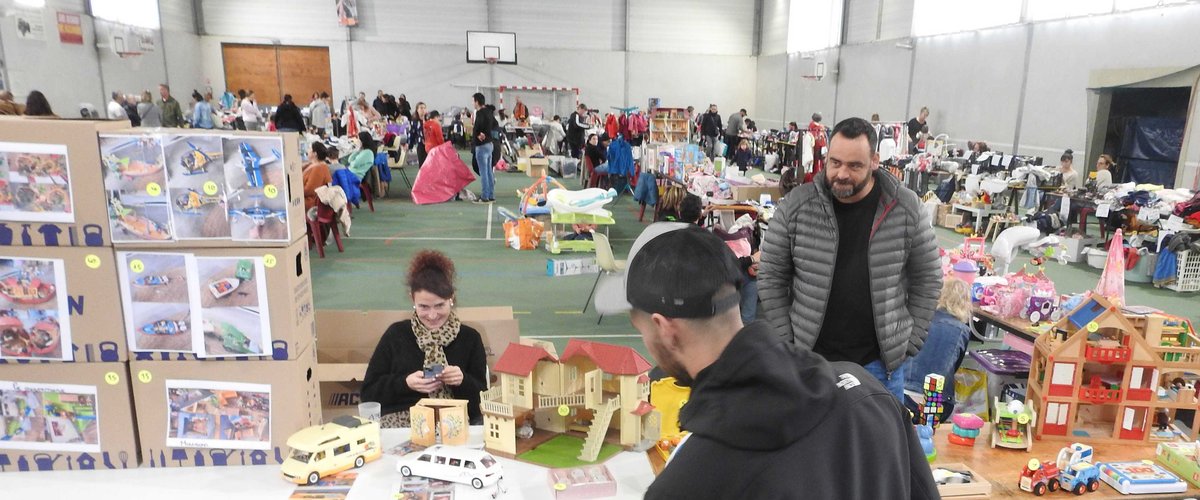 Argences en Aubrac. Une grande braderie pour la petite enfance