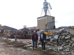 Cette friche industrielle va se transformer en un espace de loisirs arboré et vivant à Bozouls