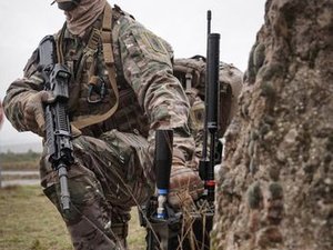 Sur le plateau du Larzac à la 13e DBLE : l'Armée de terre change de tenue et de treillis