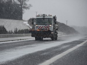 État des routes en Aveyron : neige sur l'Aubrac, le Lévézou et le secteur de Salles-Curan, le point sur les conditions de circulation