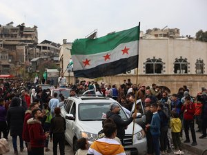 Syrie : les rebelles entrent dans Damas et annoncent la fin du règne du 