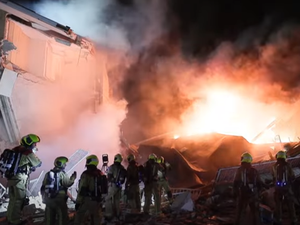 Explosions, intense incendie, piste criminelle : un 6e corps sorti des décombres de l'immeuble effondré à La Haye