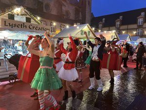 VIDÉO. Rodez : une parade féerique au marché de Noël à quelques jours des fêtes de fin d'année