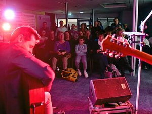 DIAPORAMA. Revivez en images le concert du groupe La Déryves dans les locaux de Centre Presse Aveyron