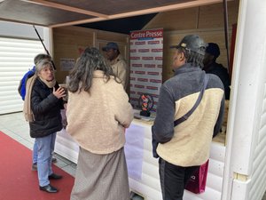 Cyclone Chido à Mayotte : sur le marché de Noël de Rodez, une chaîne de solidarité se met en place pour aider les sinistrés