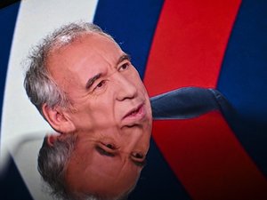 Gouvernement Bayrou : le choix des ministres est déjà largement commenté, voici les réactions en France