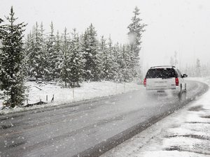 La sortie en Andorre de deux automobilistes stoppée par les gendarmes alors qu'ils roulaient à vive allure sur une route départementale et sous la neige