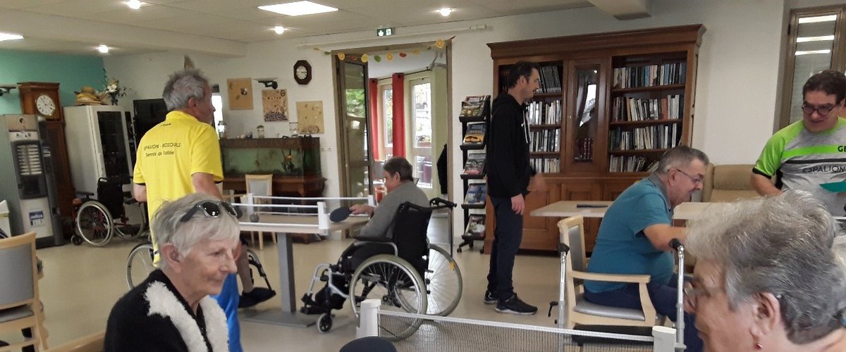 Saint-Amans-des-Cots. Le ping pong en Ehpad à la Résidence Saint-Jean : bon pour le corps et l’esprit