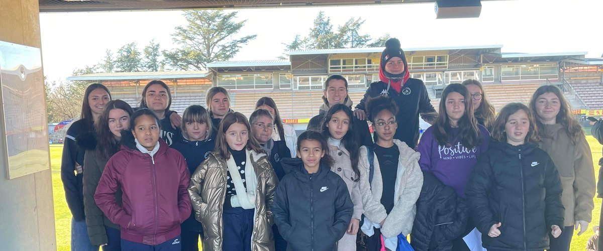 Première journée de futsal féminin au gymnase du lycée d’Aubin