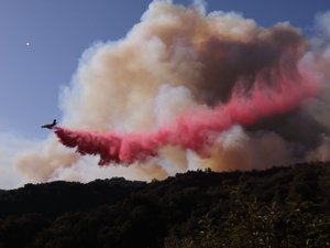 Incendies à Los Angeles : au moins 16 morts, 15 000 hectares partis en fumée, enquête... le point ce dimanche matin