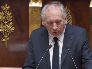 La motion de censure rejetée avec le soutien du PS, un répit pour le gouvernement Bayrou avant de parler réforme des retraites