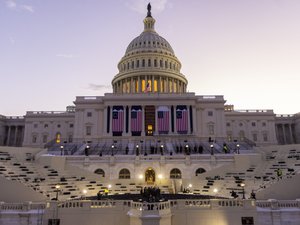 Donald Trump : pourquoi l'investiture du 47e président des États-Unis aura-t-elle lieu à l'intérieur du Capitole pour la première fois depuis 1985 ?