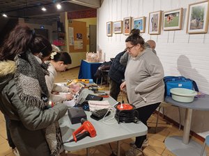 "C'est toujours mieux que jeter" : un jeudi soir au Repair café entre bricoleurs bénévoles à Rodez