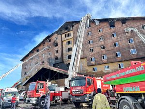 Terrible drame en Turquie : 66 personnes meurent dans l'incendie d'un hôtel de ski