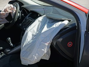 Airbags Takata : après avoir déposé plainte, l'UFC-Que Choisir réclame une enquête parlementaire et des actions de Citroën