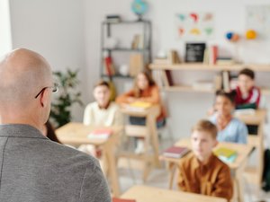 Identité de genre, asexualité... Que contient la nouvelle version du programme d'éducation à la sexualité à l'école, portée par Elisabeth Borne ?