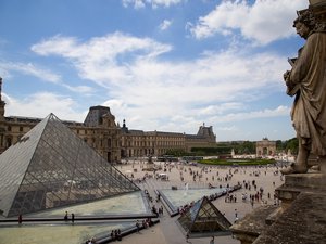 Avaries, obsolescence inquiétante, surfréquentation... la directrice du musée alerte sur l'état désastreux du Louvre