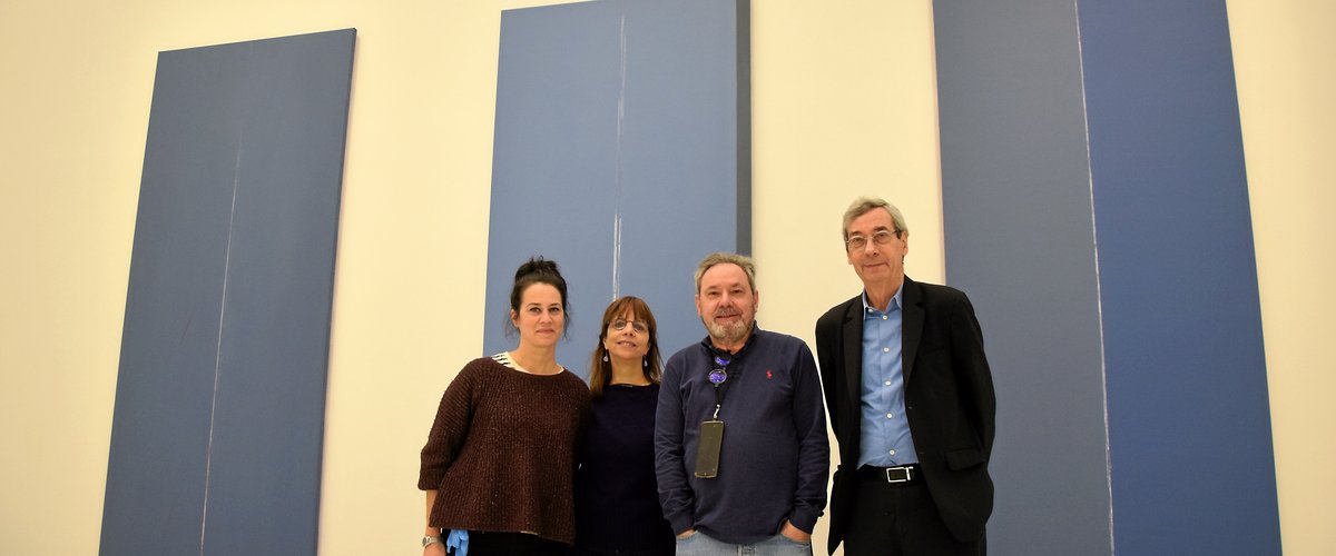 Nouvelle exposition au musée Soulages à Rodez : le bleu de Geneviève Asse s’invite dans le temple de l’outrenoir