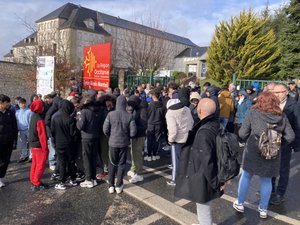 Enseignants et élèves du lycée professionnel de Monteil veulent sauver le poste de magasinier à Rodez