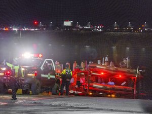 Crash aérien à Washington : un avion de ligne avec 64 personnes à bord s'écrase dans le fleuve après une collision avec un hélicoptère de l'armée, ce que l'on sait