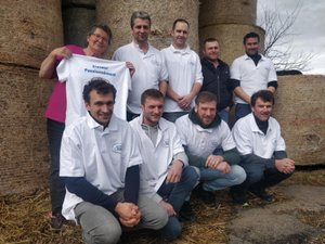 Salon de l'agriculture : une belle équipe de volontaires pour promouvoir le bleu des causses par-delà l'Aveyron