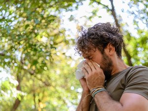 CARTE. Allergies aux pollens : plusieurs départements d'Occitanie en rouge au moment de partir en vacances