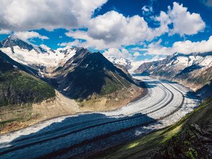 40 % en moins en un quart de siècle : les glaciers des Alpes et des Pyrénées fondent comme neige au soleil