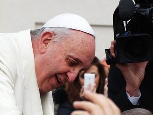 Pape François : le Vatican qualifie son état de santé de 