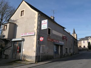 Que va devenir cet immeuble, abîmé par un incendie, qui a été racheté par la mairie de Luc-la-Primaube ?