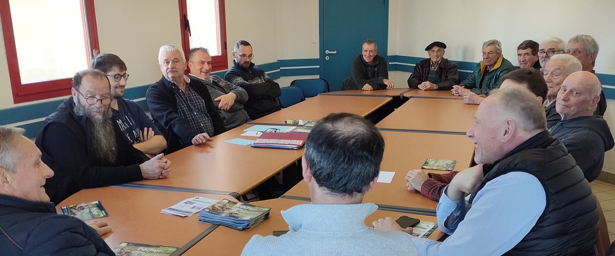 Argences en Aubrac. Les pêcheurs préparent leurs cannes