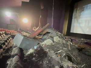 VIDÉO. En pleine projection du nouveau film Marvel, un plafond de cinéma s'effondre sur les premiers rangs de la salle