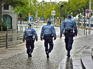 Une voiture fonce dans la foule en Allemagne, un mort et plusieurs blessés selon un bilan provisoire